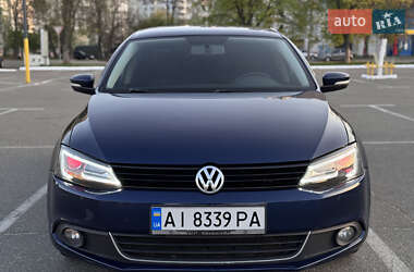Седан Volkswagen Jetta 2011 в 