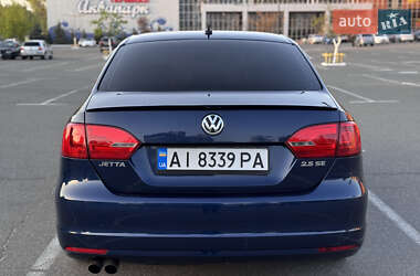 Седан Volkswagen Jetta 2011 в 