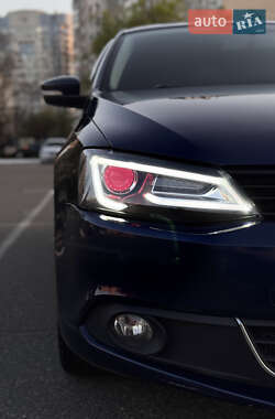 Седан Volkswagen Jetta 2011 в 