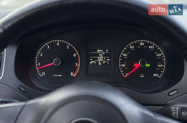 Седан Volkswagen Jetta 2011 в 