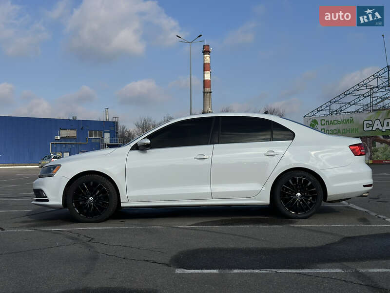 Седан Volkswagen Jetta 2015 в Днепре