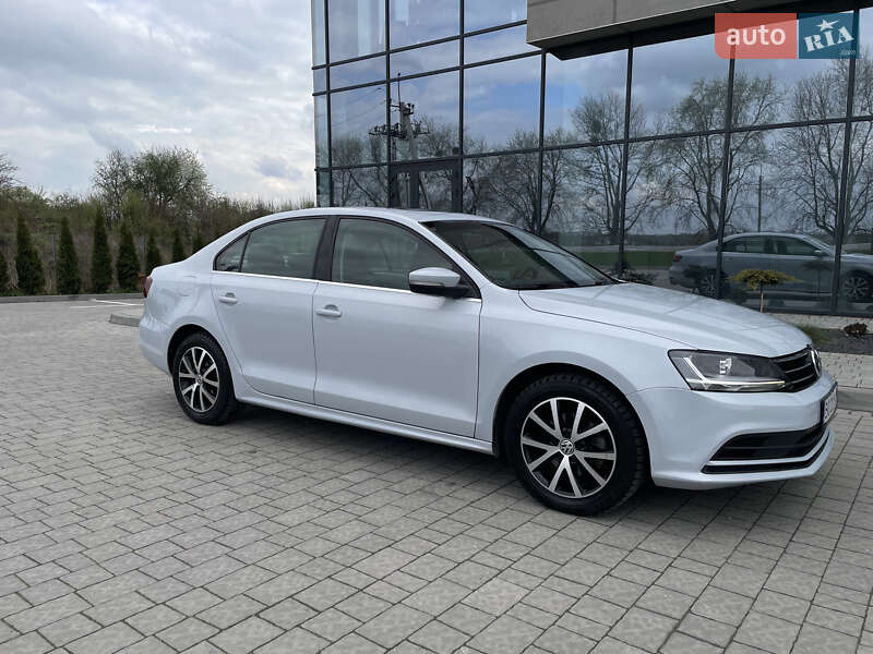 Седан Volkswagen Jetta 2017 в Львові