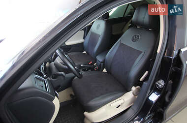 Седан Volkswagen Jetta 2016 в 