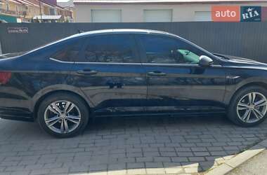 Седан Volkswagen Jetta 2019 в 