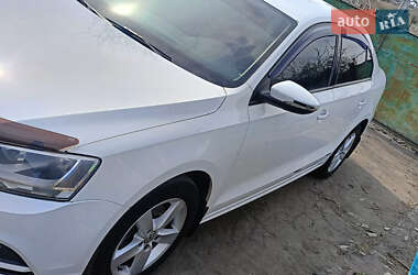 Седан Volkswagen Jetta 2016 в 