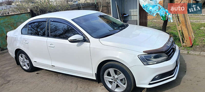 Седан Volkswagen Jetta 2016 в Дніпрі