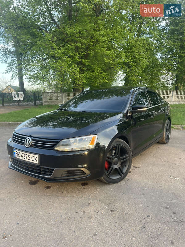 Седан Volkswagen Jetta 2014 в 