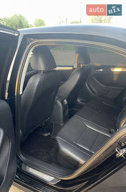 Седан Volkswagen Jetta 2014 в 