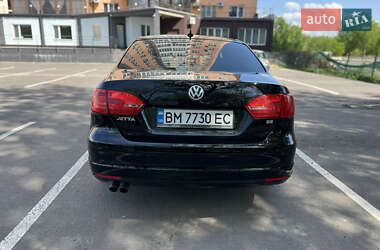 Седан Volkswagen Jetta 2014 в 