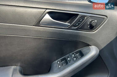 Седан Volkswagen Jetta 2014 в 