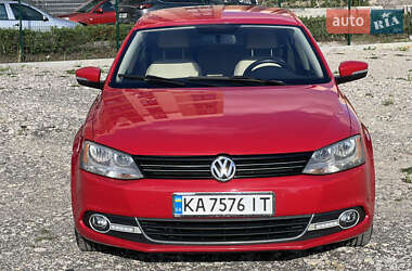 Седан Volkswagen Jetta 2013 в 