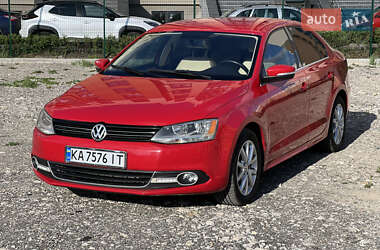 Седан Volkswagen Jetta 2013 в 