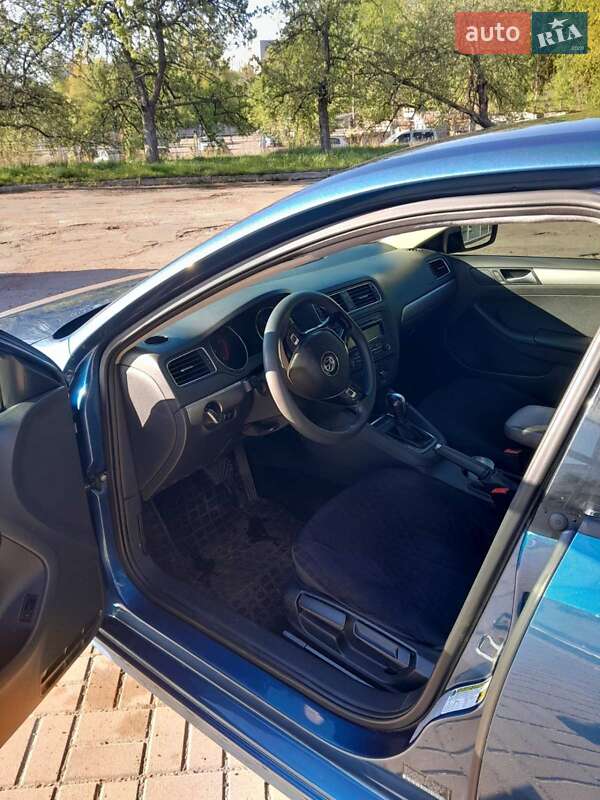 Седан Volkswagen Jetta 2014 в Чернигове