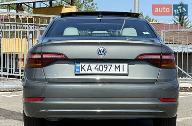 Седан Volkswagen Jetta 2019 в 