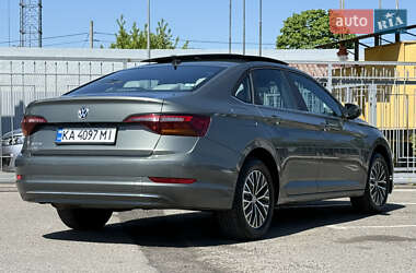 Седан Volkswagen Jetta 2019 в 