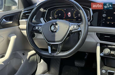 Седан Volkswagen Jetta 2019 в 