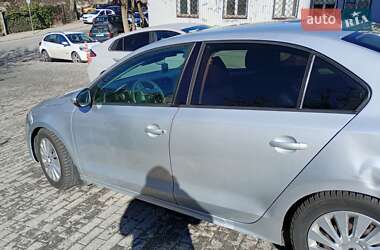 Седан Volkswagen Jetta 2011 в 