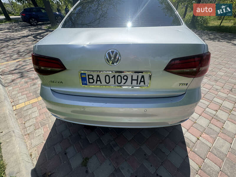 Седан Volkswagen Jetta 2016 в Кропивницькому