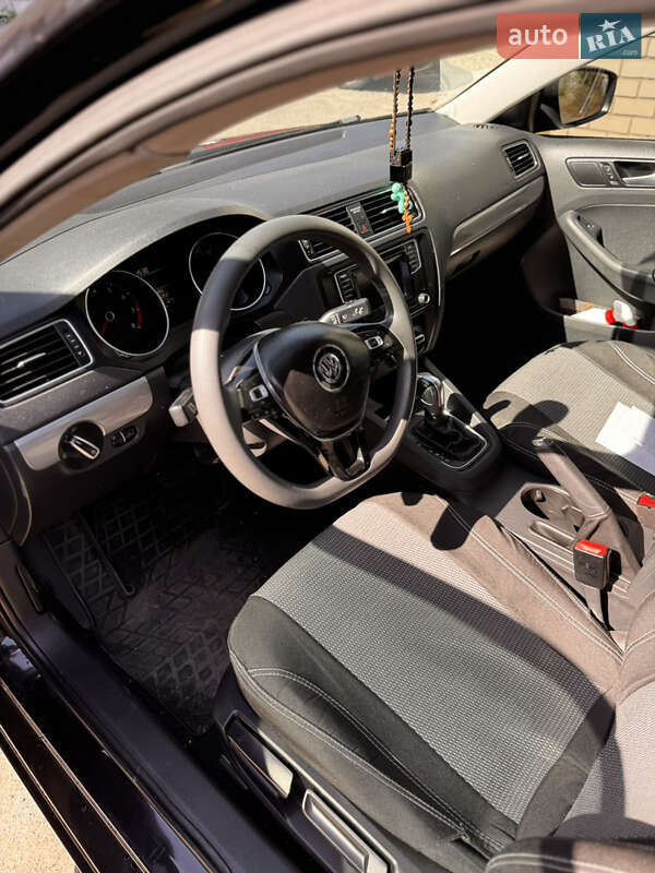 Седан Volkswagen Jetta 2017 в Дніпрі