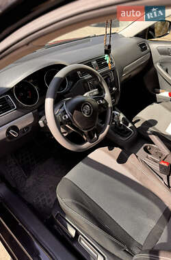 Седан Volkswagen Jetta 2017 в 