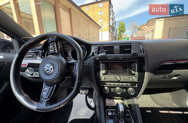 Седан Volkswagen Jetta 2014 в 