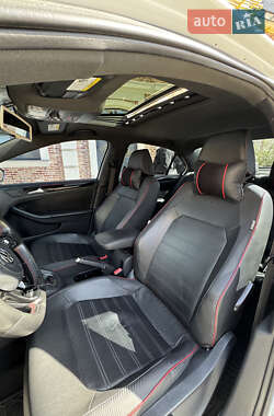 Седан Volkswagen Jetta 2014 в 