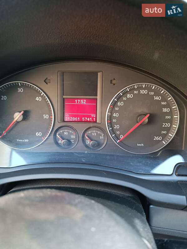 Седан Volkswagen Jetta 2005 в Верхньодніпровську