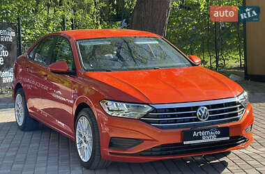 Седан Volkswagen Jetta 2019 в 