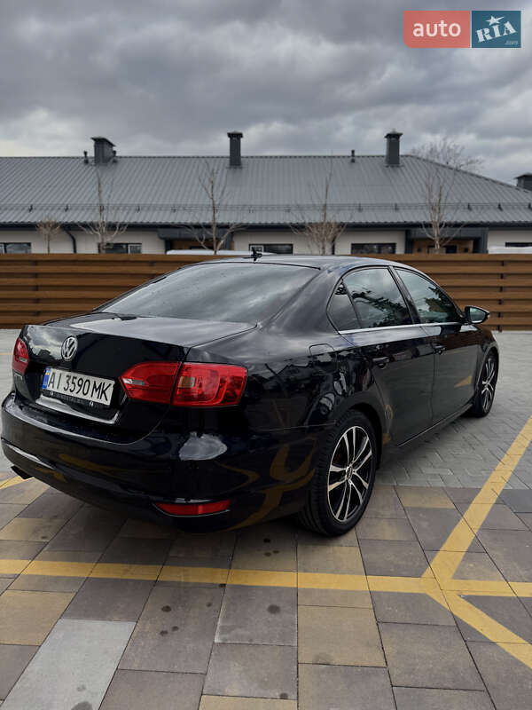 Седан Volkswagen Jetta 2011 в Ирпене