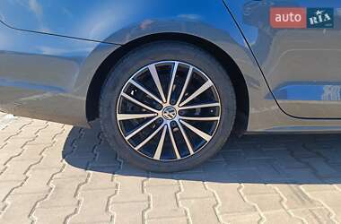 Седан Volkswagen Jetta 2014 в 