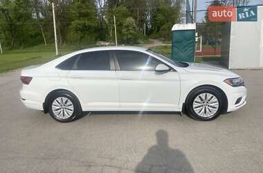 Седан Volkswagen Jetta 2020 в 