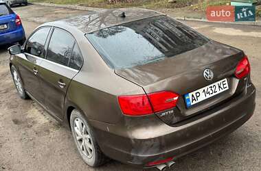 Седан Volkswagen Jetta 2013 в 