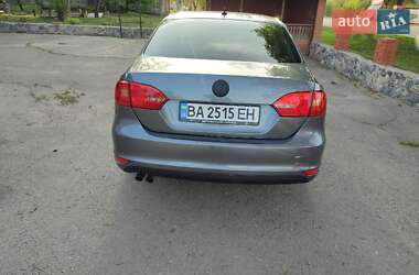Седан Volkswagen Jetta 2012 в 