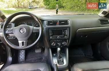 Седан Volkswagen Jetta 2012 в 
