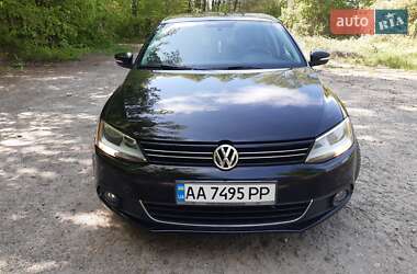 Седан Volkswagen Jetta 2012 в 