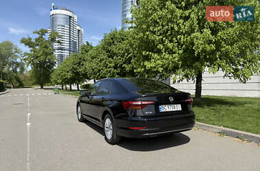 Седан Volkswagen Jetta 2018 в 