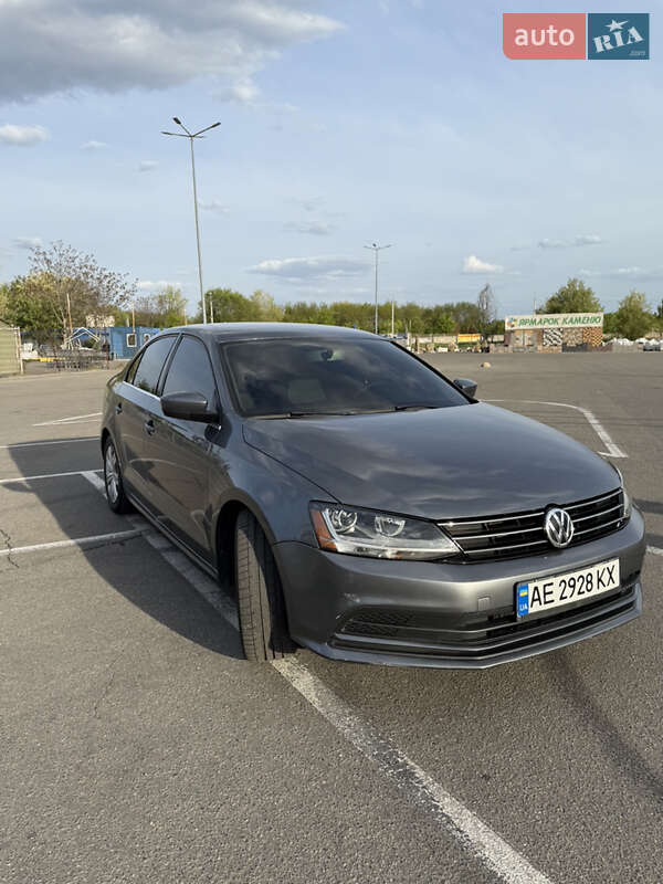Седан Volkswagen Jetta 2017 в Днепре