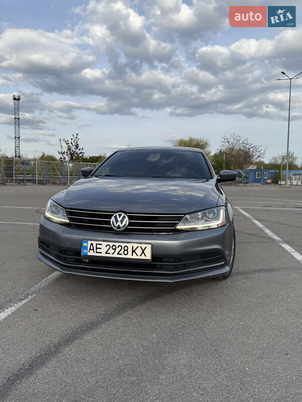 Седан Volkswagen Jetta 2017 в Днепре