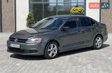 Седан Volkswagen Jetta 2013 в 