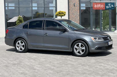 Седан Volkswagen Jetta 2013 в 