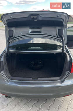 Седан Volkswagen Jetta 2013 в 