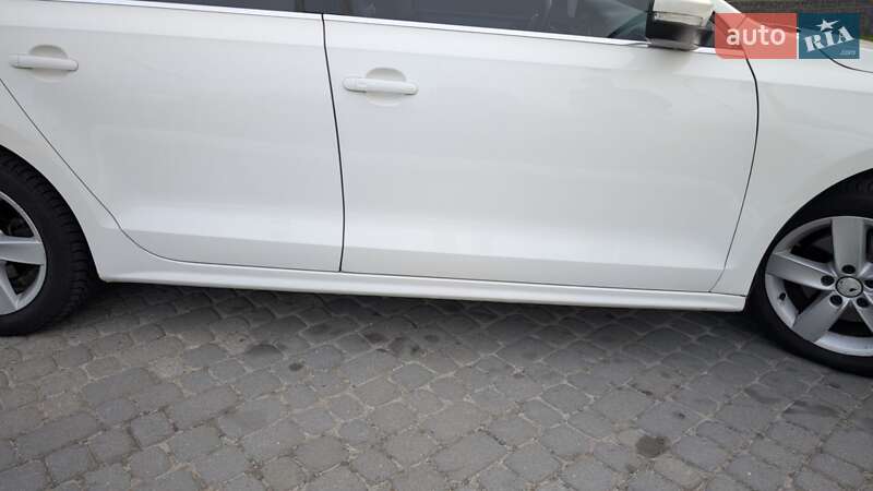 Седан Volkswagen Jetta 2011 в Львове