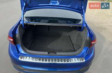 Седан Volkswagen Jetta 2023 в 