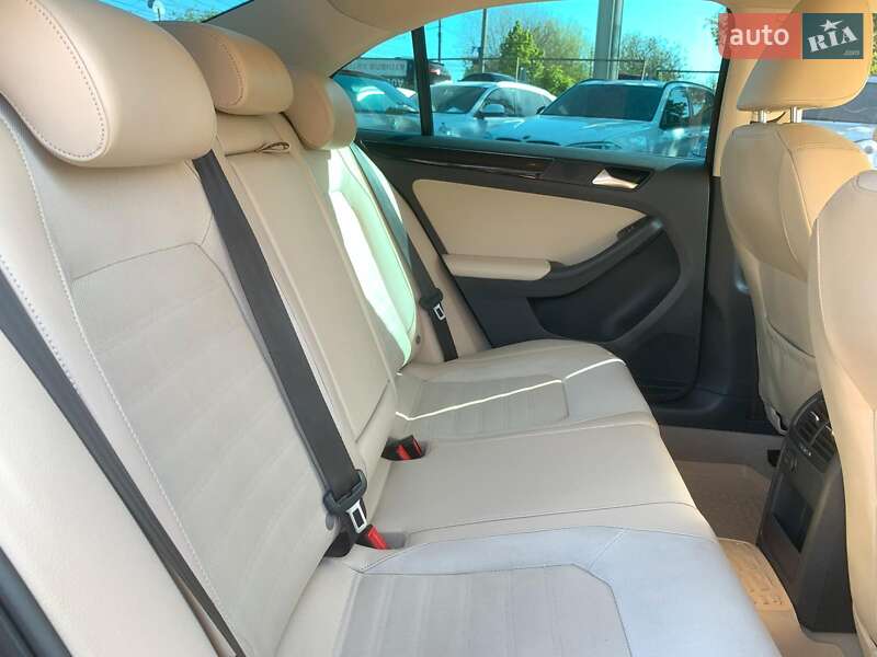 Седан Volkswagen Jetta 2016 в Вінниці