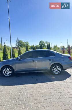 Седан Volkswagen Jetta 2017 в 