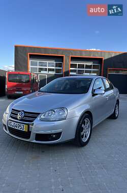 Седан Volkswagen Jetta 2008 в Самборе