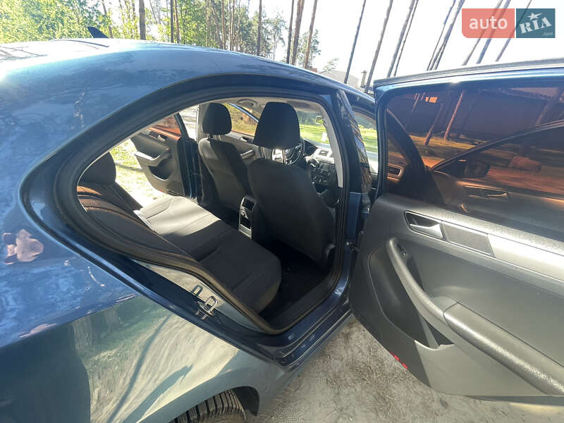 Седан Volkswagen Jetta 2014 в Житомирі