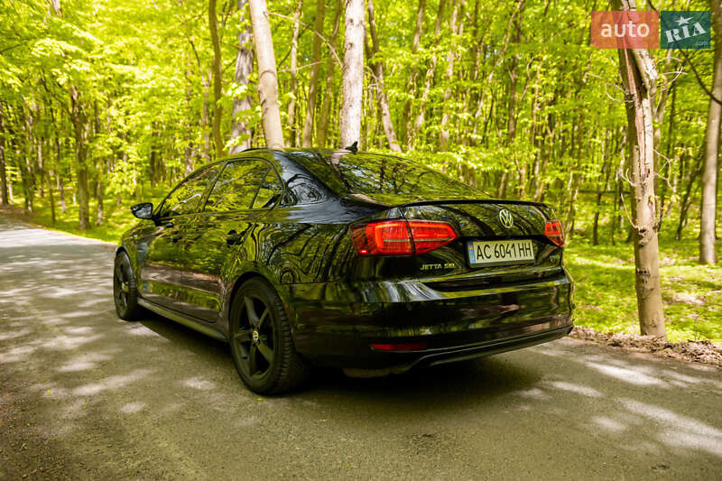 Седан Volkswagen Jetta 2015 в Луцке