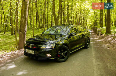 Седан Volkswagen Jetta 2015 в Луцке