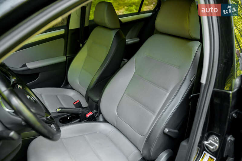 Седан Volkswagen Jetta 2015 в Луцке